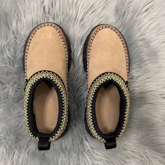 UGG Shoes - UGG Venture Daze Suede Slides Size 9